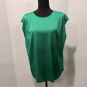 Women’s Loose Fit Dress Shirt - L